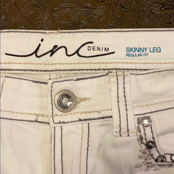 Jeans - Picture 3 of 4